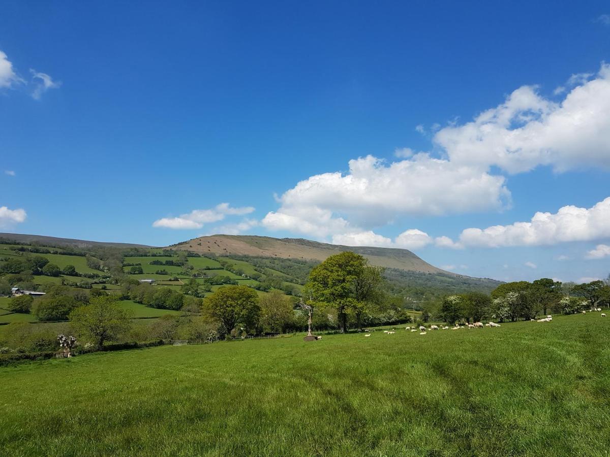 River Cottage@Cwm Mill - Riverside Family Holidays In The Black Mountains Hereford Buitenkant foto